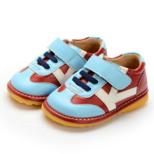 Baby Boy Squeaky Zapatos Tri Color Rojo Azul Blanco